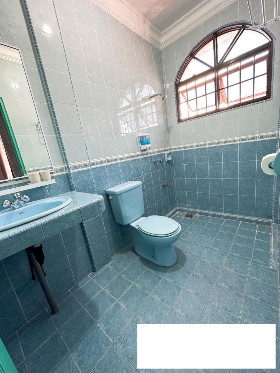 Ling'S Homestay Miri Exterior photo